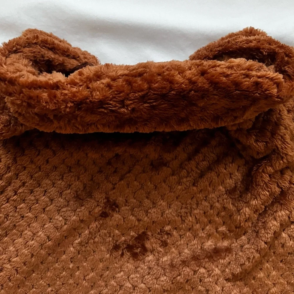 NWOT Calvin Klein Plush Zip-Up Vest - Picture 13 of 13